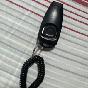 Ontvangen 2-in-1 Hondentrainingsfluitje & Clicker van klant H**e