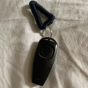 Ontvangen 2-in-1 Hondentrainingsfluitje & Clicker van klant R***n