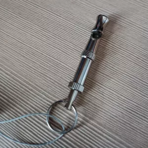 Ontvangen hondenfluitje voor training van klant T***e.
