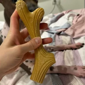 Ontvangen houten gewei kauwstok voor honden van klant M****a.