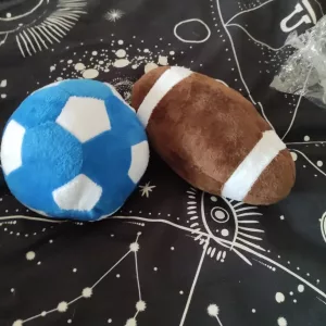 Ontvangen Hond Voetbal Piepbal Zacht Speelgoed van klant O****p.